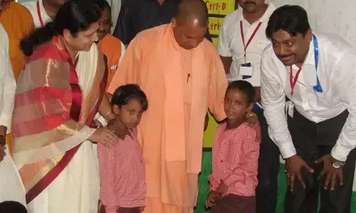 योगी की पाठशाला होगी नंबर वन, प्रत्येक प्राइमरी स्कूल में होगी बिजली, डिजिटल पढ़ाई और चलेगी स्मार्ट क्लास