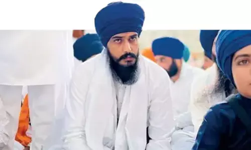 Amritpal Singh : पंजाब में भारी तनाव : खालिस्तान समर्थक अमृतपाल सिंह गिरफ्तार होने की खबरें? इंटरनेट सेवाएं बंद Amritpal Singh : पंजाब में भारी तनाव : खालिस्तान समर्थक अमृतपाल सिंह गिरफ्तार होने की खबरें? इंटरनेट सेवाएं बंद