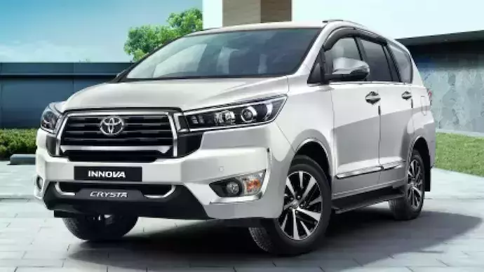 Toyota Innova Crysta 2023 भारत में हुई लॉन्च, जानें कीमत !