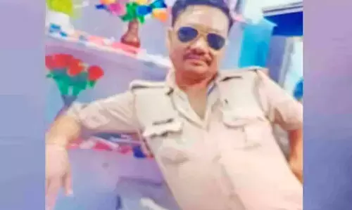 ट्रेन के आगे कूदकर सिपाही ने की आत्महत्या ट्रेन के आगे कूदकर सिपाही ने की आत्महत्या