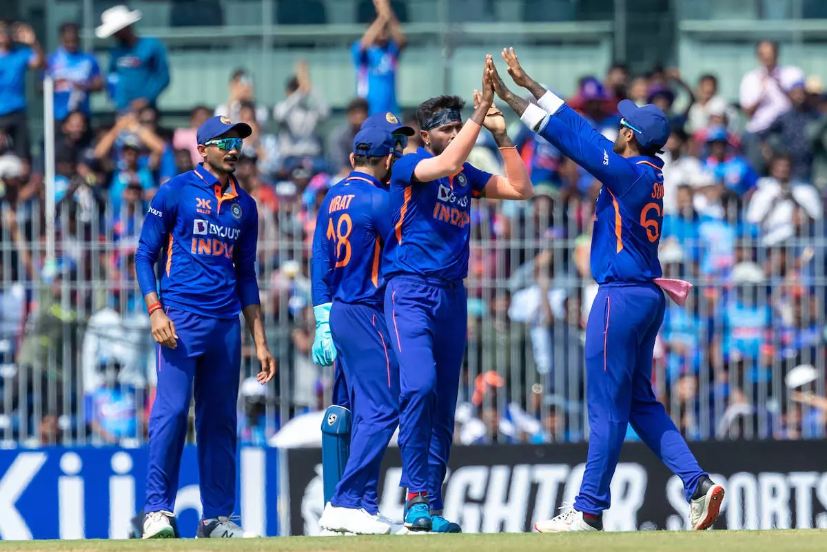 INDvsAUS 3rd ODI live score: टीम इंडिया को 270 रन का टारगेट, कुलदीप-हार्दिक ने बरपाया कहर
