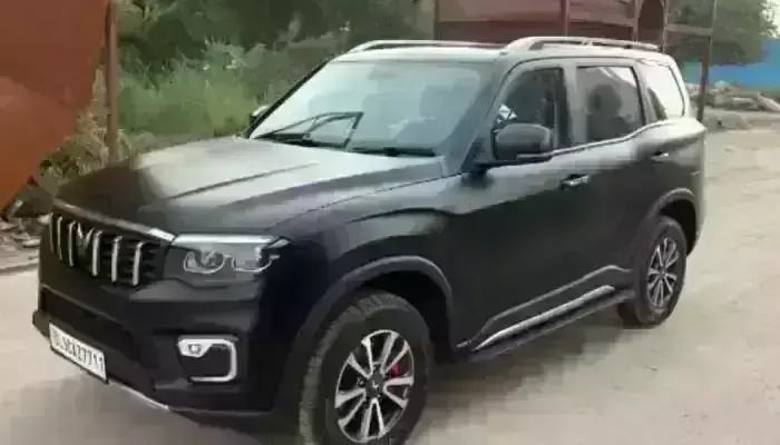 Satin Black PPF रैप के साथ Mahindra Scorpio-N कमाल का लुक प्रदान करता है! Satin Black PPF रैप के साथ Mahindra Scorpio-N कमाल का लुक प्रदान करता है!