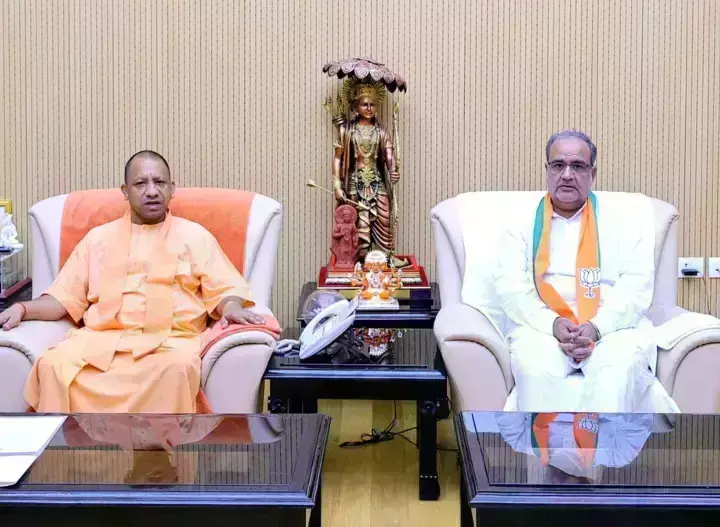 यूपी बीजेपी पदाधिकारियों की नई टीम घोषित, कई नए लोगों को मिला स्थान, देखिए- पूरी लिस्ट यूपी बीजेपी पदाधिकारियों की नई टीम घोषित, कई नए लोगों को मिला स्थान, देखिए- पूरी लिस्ट