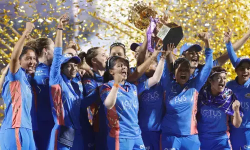 WPL 2023 : मुंबई इंडियंस बनी पहली चैंपियन टीम, विजेता और उपविजेता हुई मालामाल, जानें- किस खिलाड़ी को मिला कौन-सा खिताब WPL 2023 : मुंबई इंडियंस बनी पहली चैंपियन टीम, विजेता और उपविजेता हुई मालामाल, जानें- किस खिलाड़ी को मिला कौन-सा खिताब