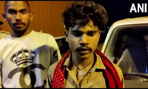 बिहार में एम्बुलेंस में मरीज की जगह ले जा रहे थे शराब, अचानक पुलिस ने रोका तो ....