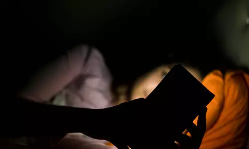 рдкрддреНрдиреА рд╕реЗ рд╣реБрдЖ рдЭрдЧреЬрд╛ рддреЛ рдкрддрд┐ рдиреЗ рдЙрдард╛рдпрд╛ рдЦреМрдлрдирд╛рдХ рдХрджрдо, рдкреНрд░рд╛рдЗрд╡реЗрдЯ рддрд╕реНрд╡реАрд░реЗрдВ рд╕реЛрд╢рд▓ рдореАрдбрд┐рдпрд╛ рдкрд░ рдХрд░ рджреАрдВ рдкреЛрд╕реНрдЯ, рдлрд┐рд░ рдЬреЛ рд╣реБрдЖ.... рдкрддреНрдиреА рд╕реЗ рд╣реБрдЖ рдЭрдЧреЬрд╛ рддреЛ рдкрддрд┐ рдиреЗ рдЙрдард╛рдпрд╛ рдЦреМрдлрдирд╛рдХ рдХрджрдо, рдкреНрд░рд╛рдЗрд╡реЗрдЯ рддрд╕реНрд╡реАрд░реЗрдВ рд╕реЛрд╢рд▓ рдореАрдбрд┐рдпрд╛ рдкрд░ рдХрд░ рджреАрдВ рдкреЛрд╕реНрдЯ, рдлрд┐рд░ рдЬреЛ рд╣реБрдЖ....