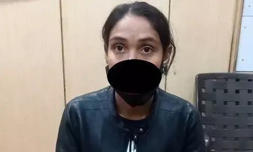 Noida News: रेप के झूठे मुकदमे में फंसाने की धमकी देने वाली युवती गिरफ्तार, कई लोगों को बनाया शिकार