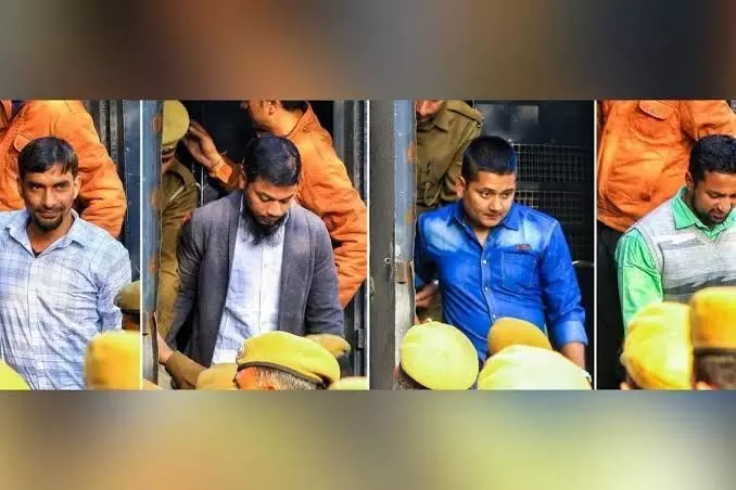 16 साल से बंद आजमगढ़ के चार युवाओं की फांसी की सजा मांफ, जयपुर हाईकोर्ट ने आज किया बरी 16 साल से बंद आजमगढ़ के चार युवाओं की फांसी की सजा मांफ, जयपुर हाईकोर्ट ने आज किया बरी