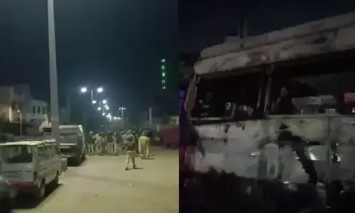Maharashtra : महाराष्ट्र के छत्रपति संभाजीनगर में दो गुटों के बीच झड़प, पथराव के बाद पुलिस वाहनों में लगायी आग Maharashtra : महाराष्ट्र के छत्रपति संभाजीनगर में दो गुटों के बीच झड़प, पथराव के बाद पुलिस वाहनों में लगायी आग