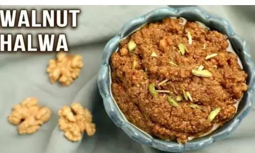 Healthy Sweet: बादाम से ज्यादा फायदेमंद है अखरोट का हलवा, दिमाग और दिल दोनों को बनाए रखता है चुस्त और दुरुस्त Healthy Sweet: बादाम से ज्यादा फायदेमंद है अखरोट का हलवा, दिमाग और दिल दोनों को बनाए रखता है चुस्त और दुरुस्त