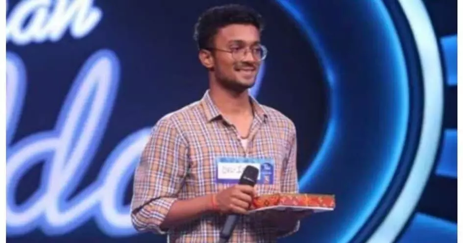 अयोध्या के ऋषि सिंह बने इंडियन आइडल 13 के विनर, ट्रॉफी के साथ मिले 25 लाख अयोध्या के ऋषि सिंह बने इंडियन आइडल 13 के विनर, ट्रॉफी के साथ मिले 25 लाख