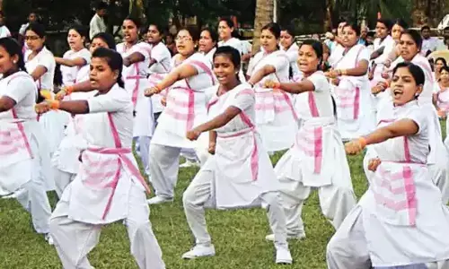 योगी सरकार के इस काम की हो रही है चर्चा, प्राथमिक शिक्षा विभाग में दी जाएगी बेटियों को रानी लक्ष्मीबाई आत्मरक्षा प्रशिक्षण की ट्रेनिंग योगी सरकार के इस काम की हो रही है चर्चा, प्राथमिक शिक्षा विभाग में दी जाएगी बेटियों को रानी लक्ष्मीबाई आत्मरक्षा प्रशिक्षण की ट्रेनिंग