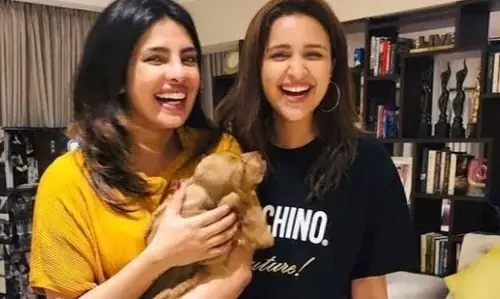 प्रियंका चोपड़ा आई इंडिया लोगों में मची सनसनी क्या सच में होने वाली है परिणीति और राघव चड्ढा की सगाई ?? प्रियंका चोपड़ा आई इंडिया लोगों में मची सनसनी क्या सच में होने वाली है परिणीति और राघव चड्ढा की सगाई ??