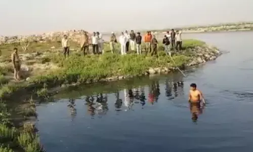 Noida Breaking News: ग्रेटर नोएडा में तीन बच्चों के पिता ने पत्नी को मारकर यमुना में फेंका और जा पहुंचा थाने और फिर .......