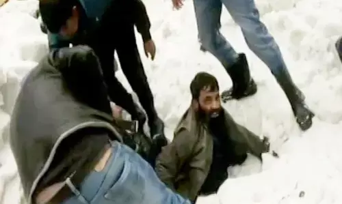 सिक्किम में हुआ भयंकर हादसा नाथूला में हुआ भीषण हिमस्खलन 7 पर्यटक की हुई मौत कई हुए जख्मी