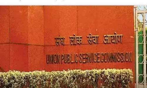 IAS Success Story: तीन बार यूपीएससी परीक्षा में फेल होने के बाद भी नहीं मानी हार चौथे प्रयास में हुई सफल और बन गई आईएएस IAS Success Story: तीन बार यूपीएससी परीक्षा में फेल होने के बाद भी नहीं मानी हार चौथे प्रयास में हुई सफल और बन गई आईएएस