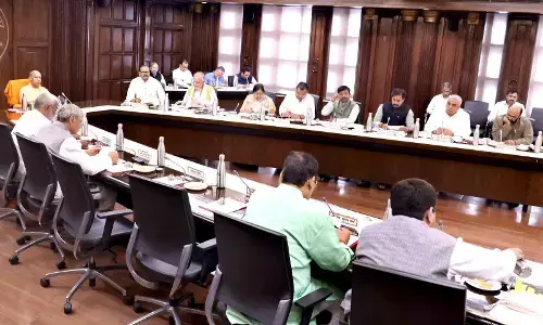 आज की कैबिनेट में भी कुछ नहीं मिला अनुदेशक और शिक्षा मित्र को, लोकभवन में चल रही कैबिनेट बैठक खत्म आज की कैबिनेट में भी कुछ नहीं मिला अनुदेशक और शिक्षा मित्र को, लोकभवन में चल रही कैबिनेट बैठक खत्म