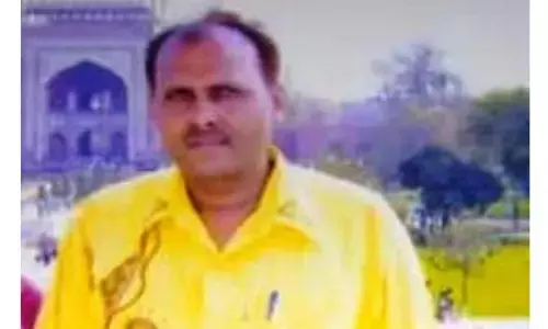 ट्रक की टक्कर से शिक्षामित्र की मौत, शिक्षिका पत्नी घायल ट्रक की टक्कर से शिक्षामित्र की मौत, शिक्षिका पत्नी घायल