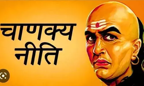 Chanakya Niti : जाने चाणक्य नीति के अनुसार कौन से हैं वह काम जो स्त्री और पुरुष को करना चाहिए हमेशा अकेले में Chanakya Niti : जाने चाणक्य नीति के अनुसार कौन से हैं वह काम जो स्त्री और पुरुष को करना चाहिए हमेशा अकेले में