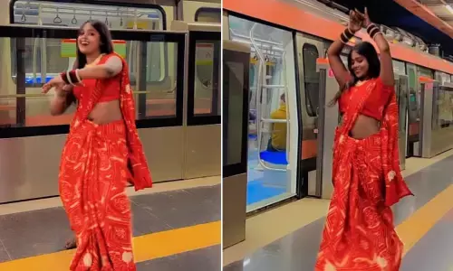 Delhi Metro : बिकिनी गर्ल के बाद अब साड़ी वाली महिला हो रही है वायरल, भोजपुरी गाने पर किया ऐसा कमरतोड़ डांस, Video Viral Delhi Metro : बिकिनी गर्ल के बाद अब साड़ी वाली महिला हो रही है वायरल, भोजपुरी गाने पर किया ऐसा कमरतोड़ डांस, Video Viral