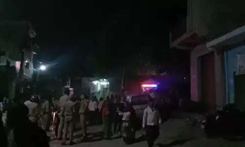 बिजनौर के चांदपुर मे एक 22 वर्षीय युवक की धारदार हाथियार से गला काटकर हत्या, गुस्साए परिजनों ने रोड जाम कर किया खूब हंगामा बिजनौर के चांदपुर मे एक 22 वर्षीय युवक की धारदार हाथियार से गला काटकर हत्या, गुस्साए परिजनों ने रोड जाम कर किया खूब हंगामा