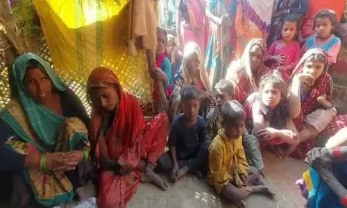 हरदोई में चूल्हा जलाने के दौरान झोपड़ी में लगी आग, दो मासूमों की दर्दनाक मौत हरदोई में चूल्हा जलाने के दौरान झोपड़ी में लगी आग, दो मासूमों की दर्दनाक मौत