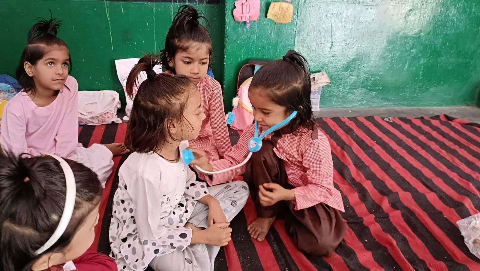 बेसिक शिक्षा विभाग का नया फरमान जारी, शिक्षा मित्रों और अनुदेशकों को करना पड़ेगा ये भी काम बेसिक शिक्षा विभाग का नया फरमान जारी, शिक्षा मित्रों और अनुदेशकों को करना पड़ेगा ये भी काम