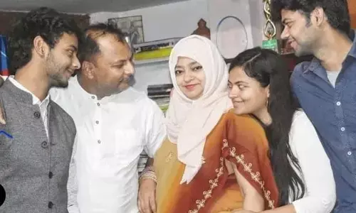 यूपीपीएससी पीसीएस रिजल्ट हुए आउट, छठे स्थान पर अपना नाम बनाने वाली सल्तनत परवीन की कहानी है कुछ हटकर