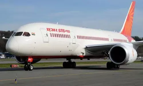 Air India की फ्लाइट में क्रू मेंबर के साथ मारपीट, टेक ऑफ के बाद दिल्ली वापस लौटा लंदन जा रहा विमान