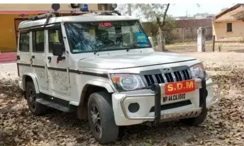 SDM Success Story: बेटा है एसडीएम और पापा करते हैं सिंचाई विभाग में ट्यूबवेल ऑपरेटर की नौकरी जानिए एसडीएम बेटे की सक्सेस स्टोरी SDM Success Story: बेटा है एसडीएम और पापा करते हैं सिंचाई विभाग में ट्यूबवेल ऑपरेटर की नौकरी जानिए एसडीएम बेटे की सक्सेस स्टोरी