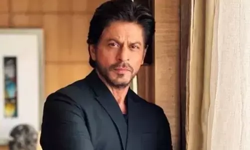 जाने शाहरुख खान को दिल्ली यूनिवर्सिटी से कब मिली थी ग्रेजुएशन की डिग्री, जाने इसकी खासियत, पठान को हासिल करने में लगे थे 28 साल