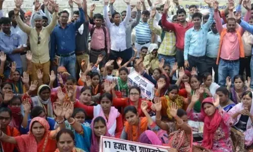 9000 हजार पाने वाले अनुदेशक के खिलाफ यूपी सरकार पहुंची सुप्रीम कोर्ट