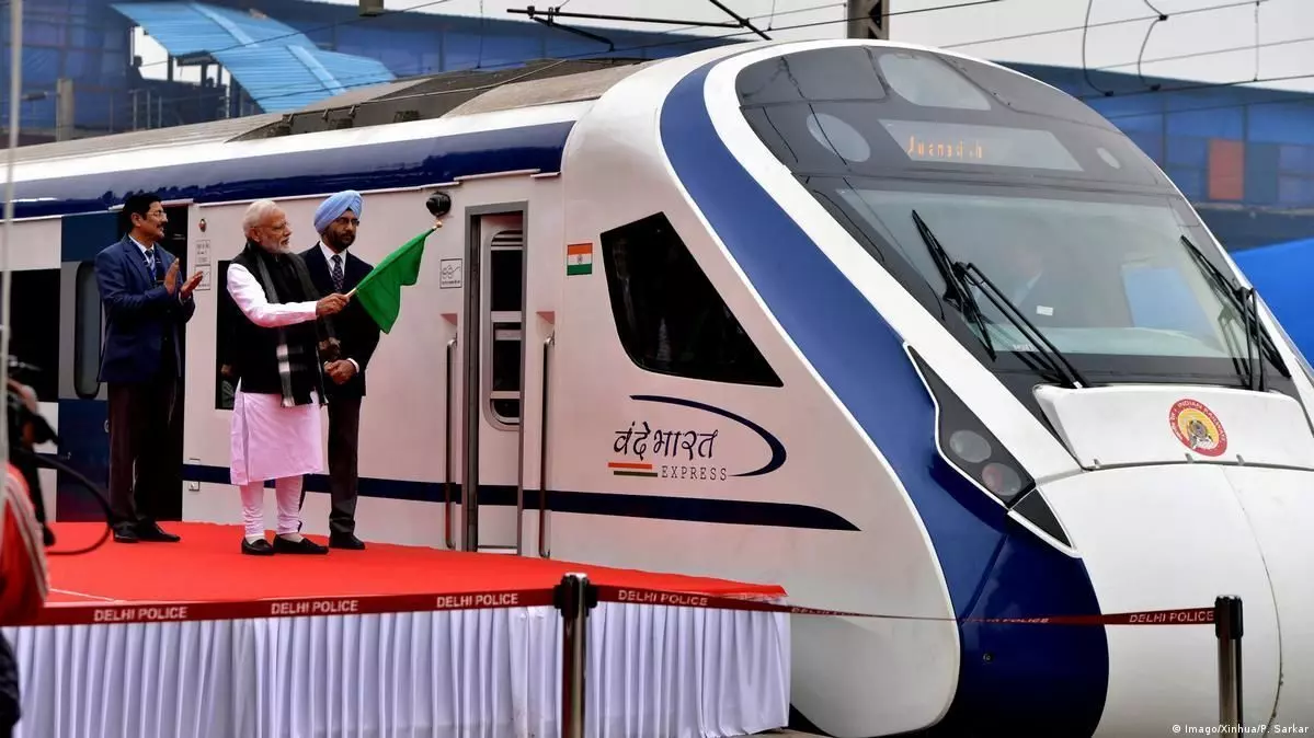 पीएम मोदी देंगे राजस्थान की वंदे भारत ट्रेन की सौगात, जानिए  जयपुर-अमेजर का दिल्ली से किराया, रूट-टाइमिंग और सब कुछ
