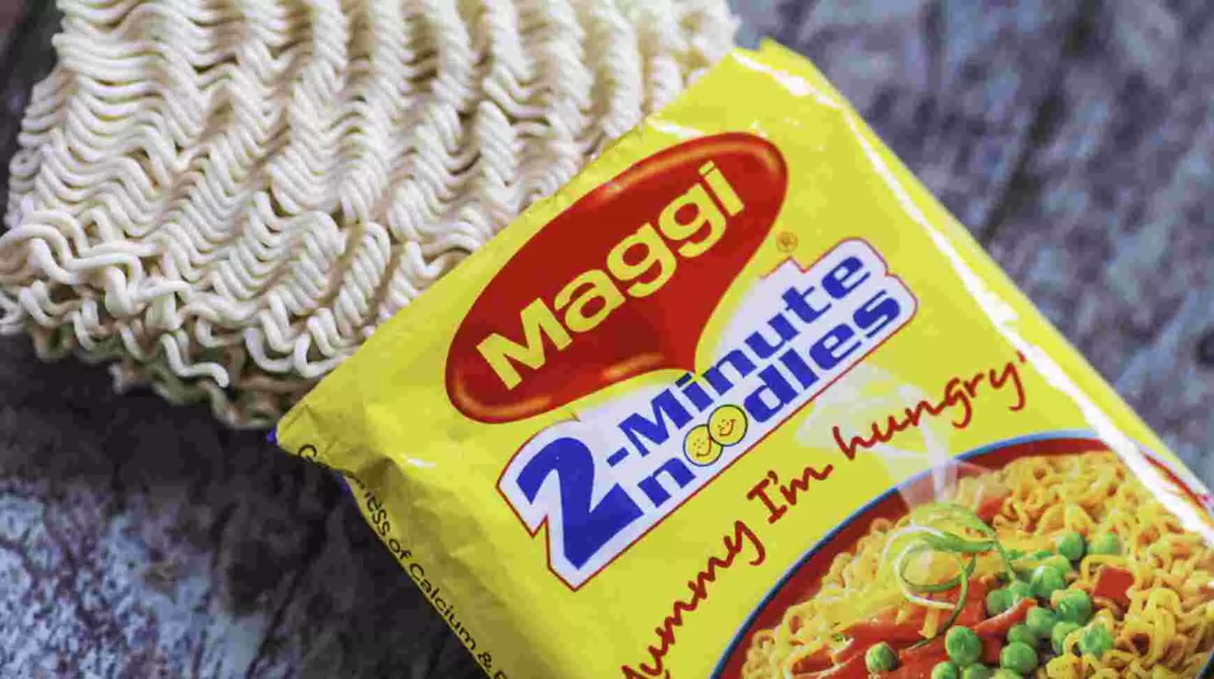 Maggi खाने वालों के लिए अच्छी ख़बर! अब खाने के साथ पैसे भी मिलेंगे, हो जाओ तैयार, देख लीजिए वीडियो Maggi खाने वालों के लिए अच्छी ख़बर! अब खाने के साथ पैसे भी मिलेंगे, हो जाओ तैयार, देख लीजिए वीडियो