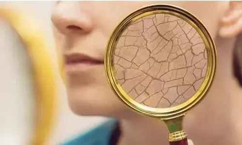 अगर आपकी स्किन भी हो गई है बेजान और नहीं है कोई चमक, अब से रात में रोज फेस पर अप्लाई करें यह कैप्सूल अगर आपकी स्किन भी हो गई है बेजान और नहीं है कोई चमक, अब से रात में रोज फेस पर अप्लाई करें यह कैप्सूल