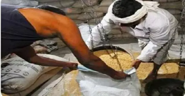 अब राशन लेने वालों को मिलेगा 2 गुना लाभ, सरकार ने किए हैं यह नए बड़े बदलाव अब राशन लेने वालों को मिलेगा 2 गुना लाभ, सरकार ने किए हैं यह नए बड़े बदलाव