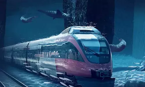 Kolkata Metro : भारत में पहली बार नदी के नीचे दौड़ी मेट्रो, हुगली नदी के नीचे से हावड़ा पहुंची, हैरान कर देगा VIDEO