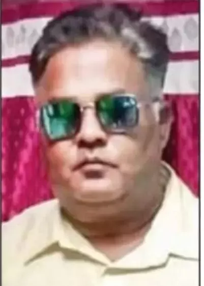 बेटियों की शादी के दबाव से चिंतित शिक्षामित्र की हृदय गति रुकने से मौत बेटियों की शादी के दबाव से चिंतित शिक्षामित्र की हृदय गति रुकने से मौत