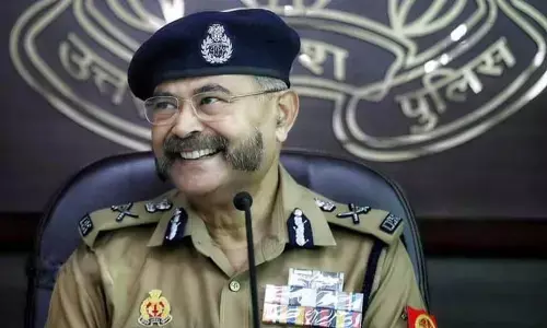 यूपी के स्पेशल डीजी प्रशांत कुमार बोले, अतीक के अवैध साम्राज्य पर कार्रवाई जारी रहेगी यूपी के स्पेशल डीजी प्रशांत कुमार बोले, अतीक के अवैध साम्राज्य पर कार्रवाई जारी रहेगी