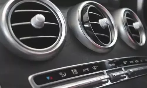 अगर आपकी कार भी धूप में खड़ी होने के बाद हो जाती है काफी गरम, तो करें यह उपाय केविन की हीट हो जाएगी कम अगर आपकी कार भी धूप में खड़ी होने के बाद हो जाती है काफी गरम, तो करें यह उपाय केविन की हीट हो जाएगी कम