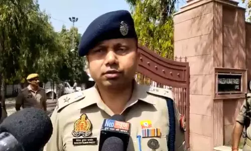 मथुरा SSP शैलेश पांडेय की बड़ी कार्यवाही, एक थानाध्यक्ष और चौकी इंचार्ज को किया निलंबित, जानें- पूरा मामला मथुरा SSP शैलेश पांडेय की बड़ी कार्यवाही, एक थानाध्यक्ष और चौकी इंचार्ज को किया निलंबित, जानें- पूरा मामला