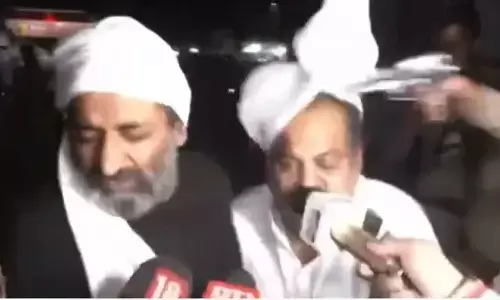 देश का पहला मामला, जब कैमरा मौजूद, मीडिया मौजूद और अतीक और अशरफ का मर्डर, मुख्यमंत्री ने डीजी लॉ एंड ऑर्डर को किया तलब देश का पहला मामला, जब कैमरा मौजूद, मीडिया मौजूद और अतीक और अशरफ का मर्डर, मुख्यमंत्री ने डीजी लॉ एंड ऑर्डर को किया तलब