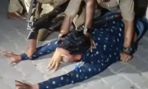 अतीक और अशरफ को मारने वालों की हुई पहचान, बांदा, हमीरपुर और कासगंज के रहने वाले है हत्यारे अतीक और अशरफ को मारने वालों की हुई पहचान, बांदा, हमीरपुर और कासगंज के रहने वाले है हत्यारे