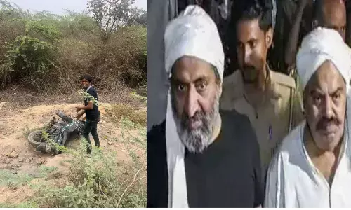 अतीक अशरफ़ पर धाँय धाँय के धुएँ से उठे सवाल…. अतीक अशरफ़ पर धाँय धाँय के धुएँ से उठे सवाल….