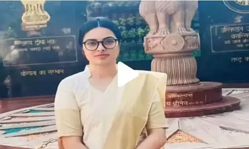 DSP Ayushi Singh: पिता की कोर्ट में जज के सामने कर दी गई थी हत्या, अब बेटी पीसीएस की परीक्षा पास कर बन गई डीएसपी DSP Ayushi Singh: पिता की कोर्ट में जज के सामने कर दी गई थी हत्या, अब बेटी पीसीएस की परीक्षा पास कर बन गई डीएसपी