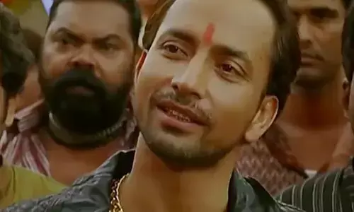 कभी दोस्तों से कर्जा लेकर पहुंचे थे मुंबई फिर संघर्ष ने कैसे बदल दी जिंदगी जानिए दीपक डोबरियाल की इंस्पिरेशनल स्टोरी कभी दोस्तों से कर्जा लेकर पहुंचे थे मुंबई फिर संघर्ष ने कैसे बदल दी जिंदगी जानिए दीपक डोबरियाल की इंस्पिरेशनल स्टोरी