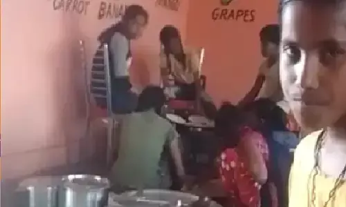 डीएम ने लगाई बस्ती बीएसए को फटकार, कारण बताओ नोटिस जारी किया डीएम ने लगाई बस्ती बीएसए को फटकार, कारण बताओ नोटिस जारी किया