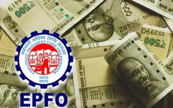 PF Account: EPFO बढ़ा रहा है अपना ब्याज दर, होगा फैसला, सीधे खाते में आएंगे पैसे, लोगों के चेहरे पर आई मुस्कान