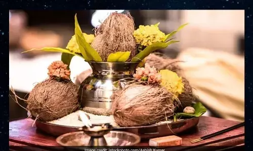 Akshaya Tritiya 2023: जाने इस बार अक्षय तृतीया पर किन उपायों से कर सकते हैं आप लक्ष्मी जी को प्रसन्न, बन रहे हैं शुभ सहयोग