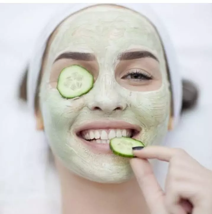 Skin Care Tips: इन गर्मियों में नहीं रहेगी चेहरे पर निखार की टेंशन, लगाए खीरे के यह फेस पैक और पाएं दमकती हुई त्वचा